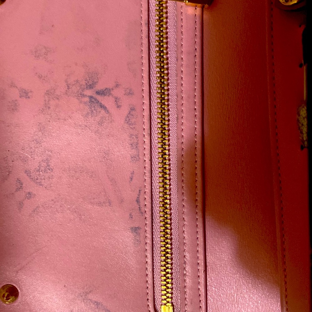 Authentic Louis Vuitton Vernis Walker Wallet/Pochette